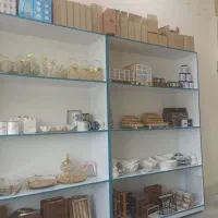 قفسه چوبی و میز مدیریت