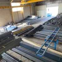 استخدام نیروی کار آهن فروشی