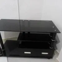 میز تلویزیون شیشه ای