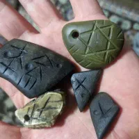 چندتا تیکه اشیاء عتیقه وقدیمی گبری