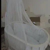 تخت کنار مادر درحدنو