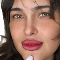 شیدینگ لب فرم دهی و رفع تیرگی