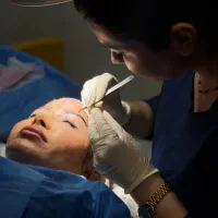 دستیار پزشک