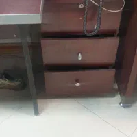 میز کنفرانس  ۵ فایل و ۳ صندلی چرخ دار ۱ ثابت