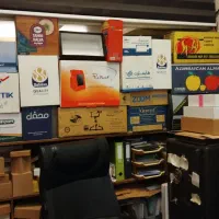 کار گر ساده برای کارگاه کارتن سازی