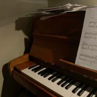 فروش انواع پیانو آکوستیک