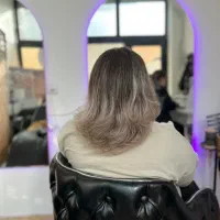 آموزش و ارائه خدمات زیبایی