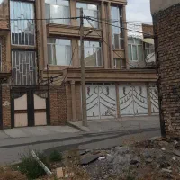 خانه ۳ طبقه سوم(شهر صحنه هستش)