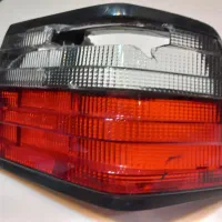 طلق خطر عقب بنز 124-E هلا المان|قطعات یدکی و لوازم جانبی|تهران, مجیدیه|دیوار