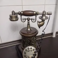 تلفن رو میزی