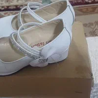 یک جفت کفش مجلسی وزیبا سایز ۳۱و۳۲