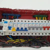 شاگرد برق کار