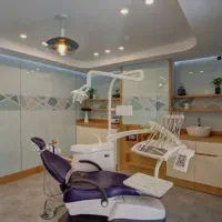 دستیار دندان‌پزشک با سابقه
