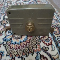 قفل حیاطی