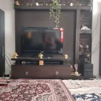 یک عدد میز ویک عدد ال سی دی اکس ویژن