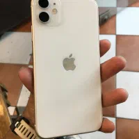 ایفون ۱۱ نرمال ۶۴ گیگ zaa