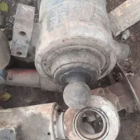 جک‌های هیدرولیک در اندازه و تعداد‌های مختلف