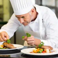 استخدام سرآشپز و کمک اشپز
