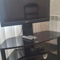 تلویزیون همراه با میز