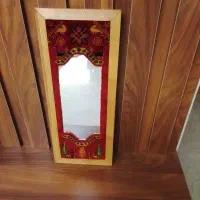 تابلو هنری آمیزه ای از چوب و فرش و آیینه با جعبه