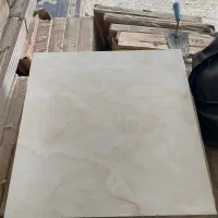کارگر برای کاشی کاری