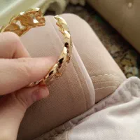 دستبند طرح طلا|بدلیجات|قم, باغ کرباسی|دیوار