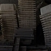 قالب فلزی 8تن  150عدد قالب وافل80×80وتخته سه لا