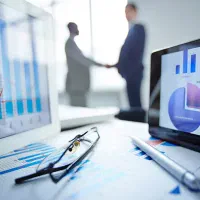 حسابدار مالی و مالیاتی و فاکتور رسمی