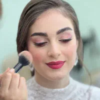تخفیف ویژه میکاپ و شینیون همراه و عروس در مرکز vip|خدمات آرایشگری و زیبایی|دزفول, |دیوار