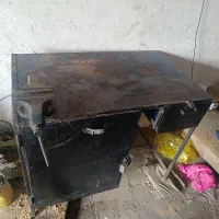 میزکار به همراه گیره و تابلو سردر