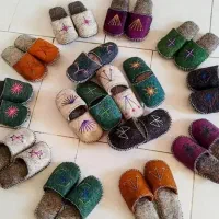 دمپایی روفرشی|کیف، کفش، کمربند|صدرا-فارس, فاز ۱|دیوار