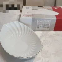 ظرف چینی کاملا سالم و نو دارای جعبه