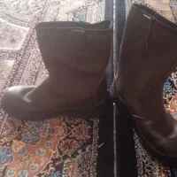 یک جفت پوتین ش ۴۴مخصوص جوشکاری