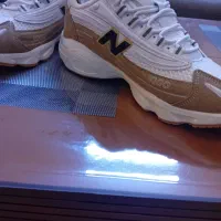 کتونی نیوبالانس اورجینال|کیف، کفش، کمربند|اندیشه, اندیشه فاز ۳|دیوار