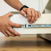 تعمیرات کمدو کابینت خوش قول / نصب / تعمیر / تعویض|خدمات پیشه و مهارت|تبریز, |دیوار
