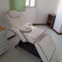 ۱ صندلی پدالی/۳ تخت تمیز پایه استیل/ نو و محکم|آرایشگاه و سالن‌های زیبایی|فردیس, فردیس|دیوار