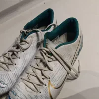 کفش فوتبالی