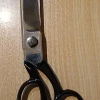 قیچی خیاطی ۹ اینچ با کیفیت ، سالم و قابل استفاده