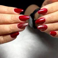 تخفیف کاشت ناخن