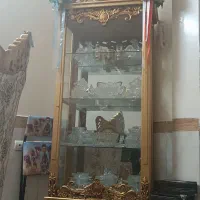 بوفه ،ویترین تاج‌دار