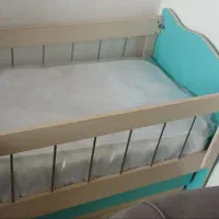 تخت نوزادی بسیار شیک وتمیز|اسباب و اثاث بچه|رباطکریم, الارد|دیوار