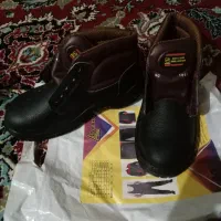 جفت کفش ایمنی درجه 1تمام چرم پیش بدون آهن سبک|کیف، کفش، کمربند|یاسوج, |دیوار