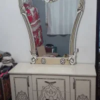 میز آرایشی  خوشگل با آینه  کاملا نو نو
