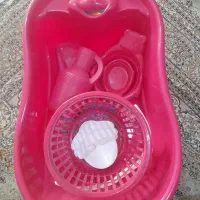 تشت حمام و سبد لباس و جاصابونی و گیره لباس