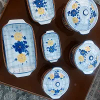 ظروف گل آبی