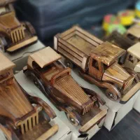ماشین چوبی دکوری و اسباب بازی