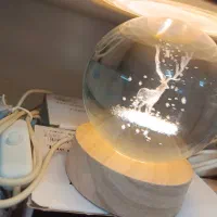 گوی کریستال .)چراغ خواب|چراغ خواب و آباژور|قم, دروازه ری|دیوار