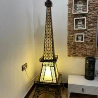 برج ایفل کنار سالن