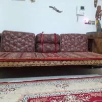 تخت و شخ نشین