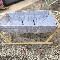 ننو و تخت نوازد کنار مادر